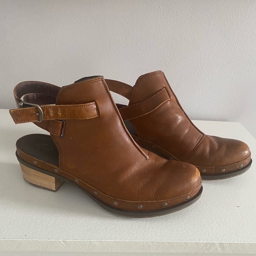 Chaco Clogs